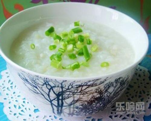 宝宝发烧喝什么粥好,宝宝喝什么粥对治疗发烧