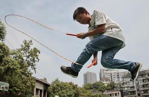 男生跳绳能长高吗,男生跳绳可以长高吗-乐哈健