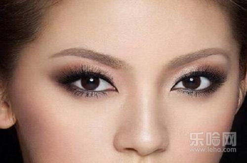 角疤痕增生多久能恢复,开眼角疤痕多久消失,开