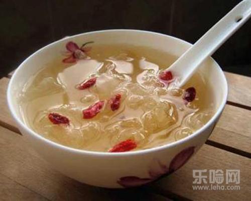 宝宝睡觉出汗多吃什么好,宝宝睡觉出汗多可以