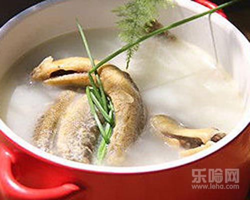 宝宝睡觉出汗多吃什么好,宝宝睡觉出汗多可以