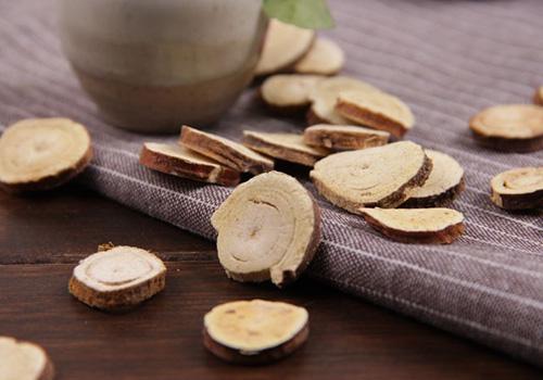 吃中药放屁多又臭是怎么回事,吃中药后放屁很