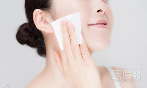 卸妆水不用化妆棉行吗,卸妆水可以不用化妆棉