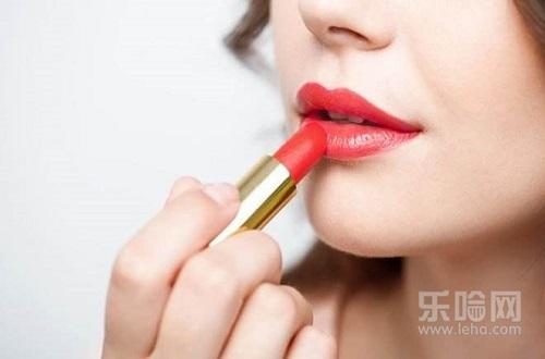 卸妆水可以卸口红吗,怎么用卸妆水卸口红,口红