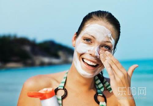 涂防晒霜会长痘痘吗,涂防晒霜长痘痘怎么办-乐