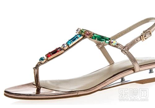 夏天穿凉鞋脚出汗怎么办,夏天穿凉拖鞋脚出汗