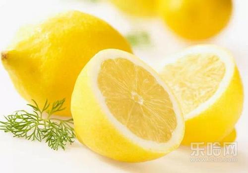 柠檬可以直接敷脸吗,柠檬可以直接涂脸上吗-乐