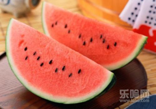 西瓜子是白色的能吃吗,白籽西瓜可以吃吗-乐哈