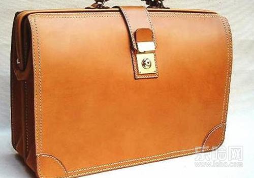 皮包脏了怎么清洗,皮包上的污渍怎么去除-乐哈