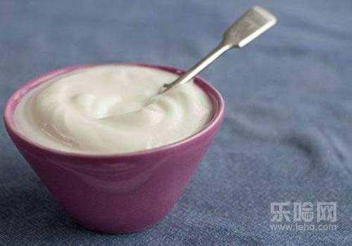 喝了酸奶能吃榴莲吗,喝了酸奶可以吃榴莲吗-乐