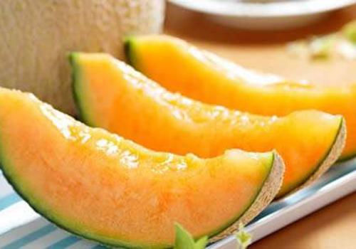 切开的哈密瓜能放多久,切开的哈密瓜可以放多