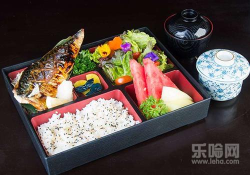 饭盒盖的密封圈上的黑点怎么去除