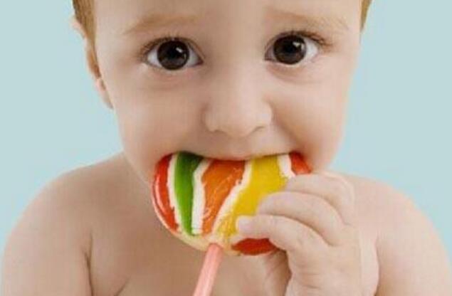 小孩吃糖果有什么坏处 儿童龋齿率高居不下!爱吃糖果惹祸?-乐哈健康网