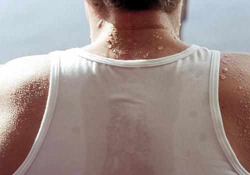 经常出汗暗示4种疾病!“湿人”不能大意-乐哈健康网