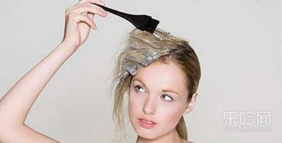 染发剂过敏有什么症状 出现瘙痒、红肿就不宜