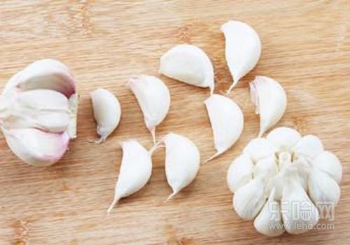 大蒜过敏的症状,大蒜过敏怎么办-乐哈健康网