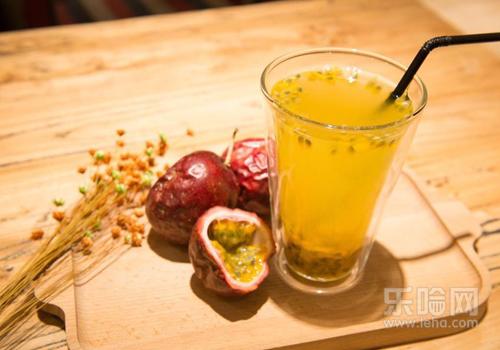 百香果可以和牛奶一起吃吗