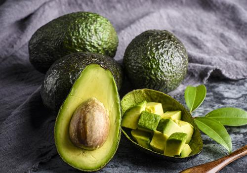 十个月的宝宝可以吃牛油果吗