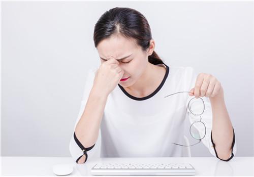 4种简单小方法消除眼疲劳