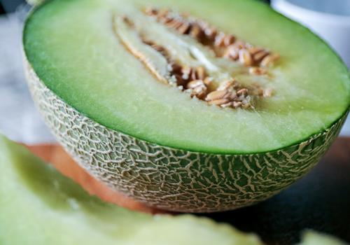 哈密瓜怎么挑甜的