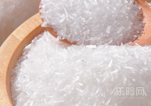 鸡精和味精哪个危害大,鸡精与味精到底该不该