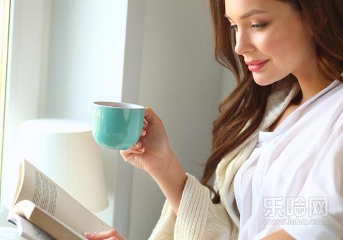 口臭是什么原因,怎样改善和解决口臭问题?-乐