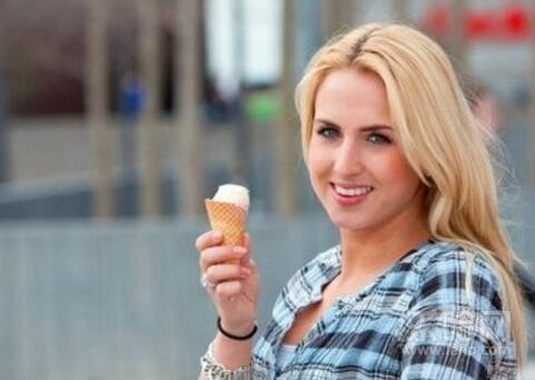 女性吃冰的危害 爱吃冰的女性要注意了!吃太多
