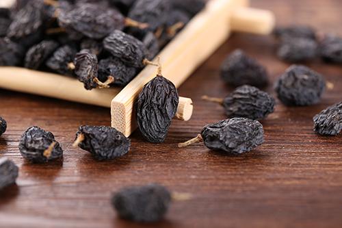 黑枸杞开水泡还是冷水泡