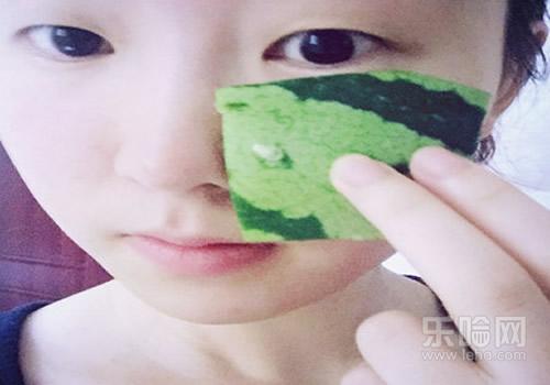 西瓜皮敷脸去红血丝吗 红血丝要谨慎使用西瓜