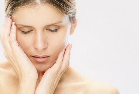 月经期脸色差怎么调理 经痛血瘀脸蜡黄?四物可调理出好气色-乐哈健康网