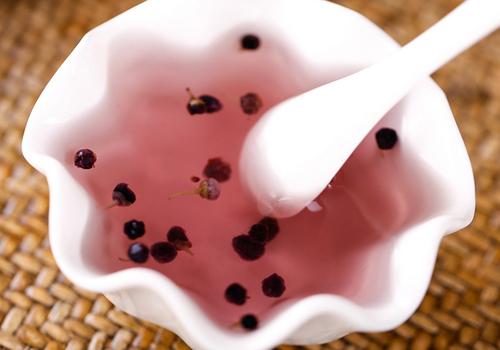 黑枸杞泡水是绿色能喝吗