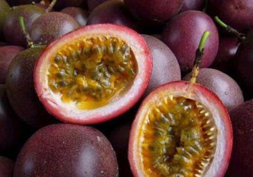 吃百香果要把籽咬碎吗 吃百香果籽有什么好处