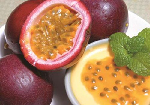 吃百香果要把籽咬碎吗 吃百香果籽有什么好处