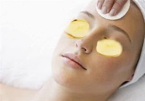 眼袋哭肿了怎么办 下眼袋哭肿就该这么消肿!-乐