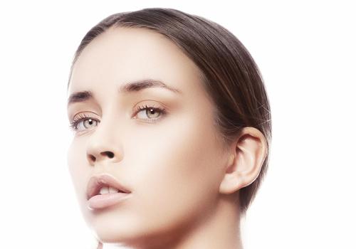 夏天额头出汗多是什么原因,夏天头部出汗多是