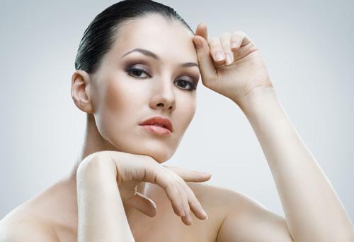 白醋加盐加水美白的方法