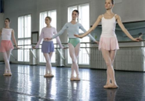 有痛经的现象但是月经一直没来是怎么回事,痛