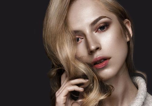 夏天额头出汗多是什么原因,夏天头部出汗多是