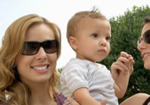 坐月子可以玩手机吗,月子里能玩手机吗,坐月子