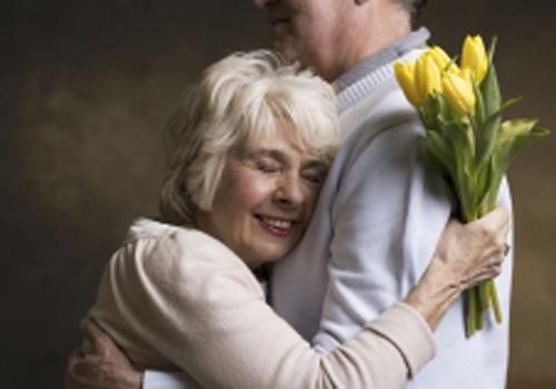 老年人腿抽筋怎么办