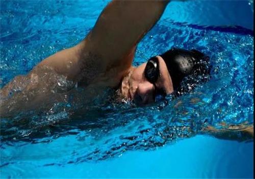 蛙泳怎么换气不累,怎样长时间蛙泳