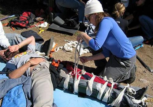 心肺复苏三个步骤,心肺复苏三部曲,心肺复苏法