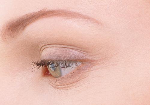 双氧水进入到眼睛怎么办,双氧水入眼怎么办,双