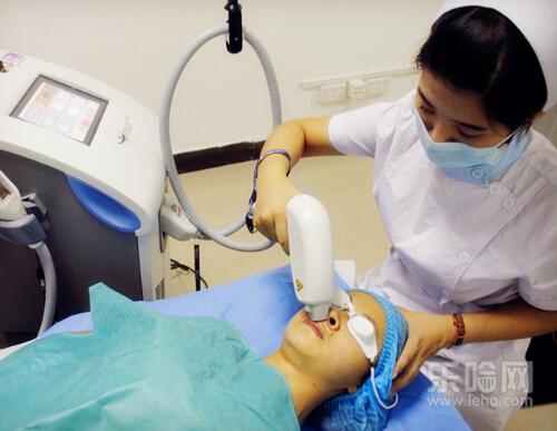 激光缩毛孔副作用,激光缩毛孔的危害-乐哈健康