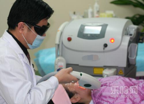 激光缩毛孔副作用,激光缩毛孔的危害-乐哈健康