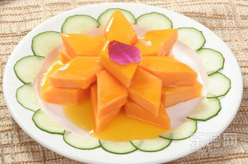 下巴长痘吃什么水果好,下巴长痘痘吃什么水果