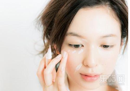 敷完面膜不洗脸有什么危害,敷完面膜不洗脸会