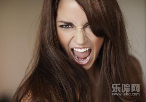 换季掉头发怎么办,换季头发掉的厉害怎么办-乐