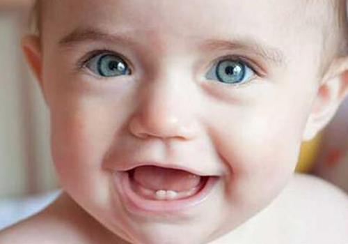 宝宝的牙齿怎么护理,婴幼儿常见的口腔问题-乐