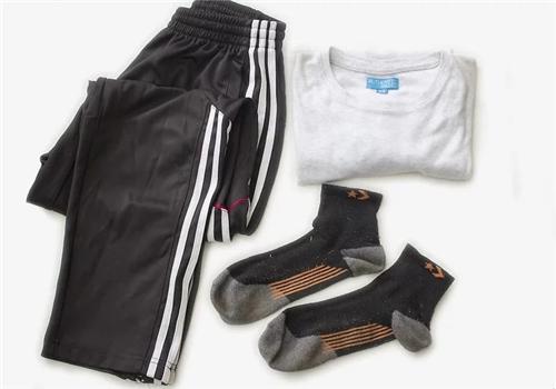 儿童在家怎么练劈叉,没有基本功如何练劈叉